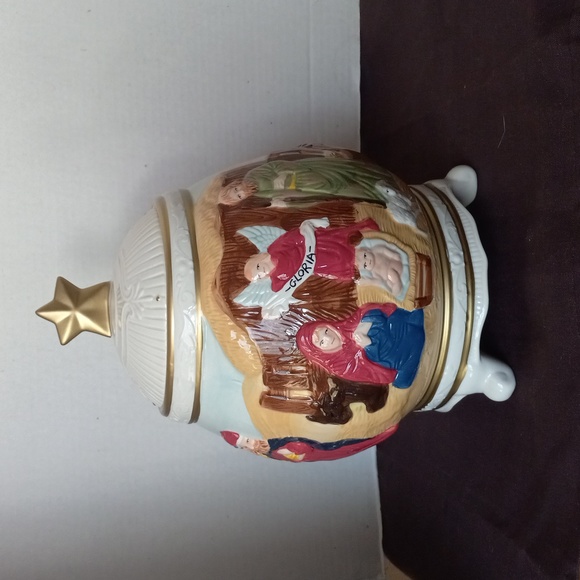 Christmas Nativity cookie jar scene. - Picture 1 of 6
